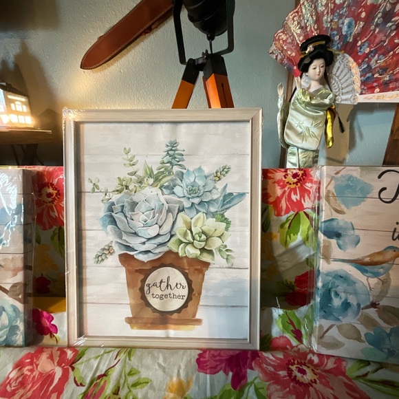 Home decor - Picture 3 of 3